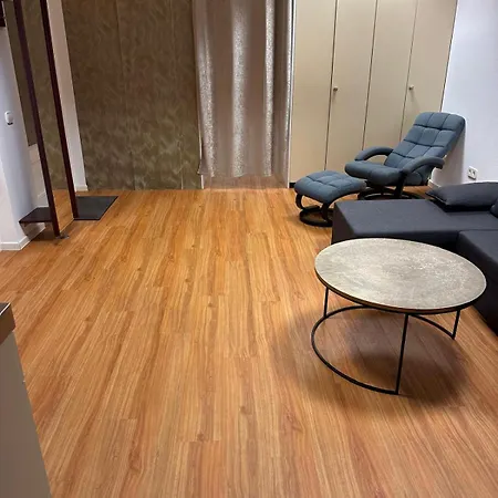 1 Apartment